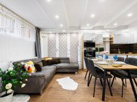 Eladó családi ház, XII. kerületben 395 M Ft, 14 szobás