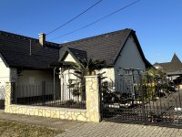 Eladó családi ház, Adonyban 79.9 M Ft, 3 szobás