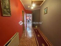 Eladó családi ház, Pécsett 79.9 M Ft, 7 szobás