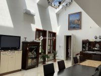 Eladó családi ház, Gödöllőn 600 M Ft, 10+1 szobás