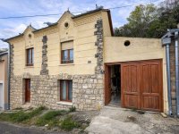 Eladó családi ház, Pécsett 89.9 M Ft, 4 szobás