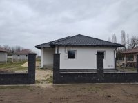 Eladó ikerház, Kiskunlacházán 92.9 M Ft, 4 szobás