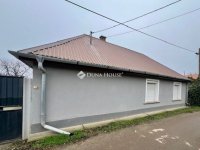 Eladó családi ház, Pilisen 33.9 M Ft, 2 szobás