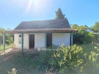 Eladó családi ház, Jászladányon 6.5 M Ft, 2 szobás