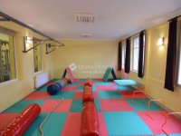 Eladó üzlethelyiség