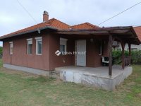 Eladó családi ház, Csörögön, Komáromi utcában 59.9 M Ft