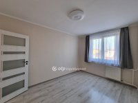 Eladó panellakás, Pápán 44.75 M Ft, 2 szobás