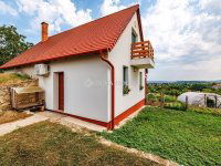 Eladó családi ház, Etyeken 220 M Ft, 4 szobás