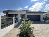 Eladó családi ház