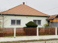 Eladó családi ház