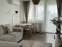 Eladó panellakás, III. kerületben 82 M Ft, 3 szobás