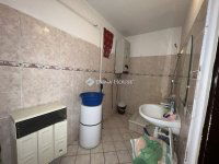 Eladó családi ház, Kisteleken 28.9 M Ft, 2 szobás