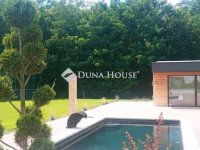 Eladó családi ház, Mogyoródon 690 M Ft, 6 szobás