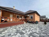 Eladó családi ház, Vecsésen 120 M Ft, 3 szobás