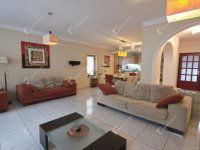 Eladó családi ház, Miskolcon 94.9 M Ft, 8 szobás