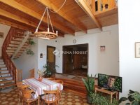 Eladó családi ház, Pécsett 238 M Ft, 6 szobás