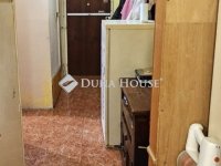 Eladó panellakás, Pécsett 43.99 M Ft, 3 szobás