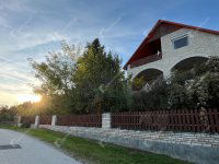 Eladó családi ház, Balatonfüreden 340 M Ft, 7 szobás