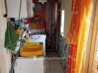 Eladó ikerház, Pécsett 8 M Ft, 2 szobás / költözzbe.hu