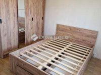 Eladó panellakás, Szegeden 62.9 M Ft, 3 szobás