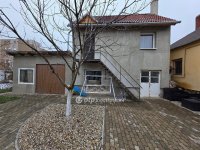 Eladó családi ház, Pápán 86.99 M Ft, 3+3 szobás