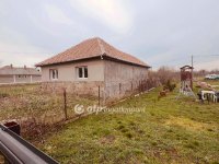 Eladó családi ház, Mezőkeresztesen 12 M Ft, 2 szobás
