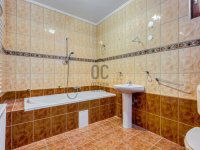 Eladó hotel, Kőröshegyen 260 M Ft, 15 szobás