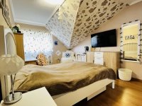 Eladó családi ház, Mendén 139 M Ft, 6 szobás