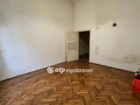 Eladó téglalakás, Pápán 12.9 M Ft, 1 szobás