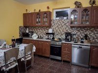 Eladó családi ház, Dunaharasztin 185 M Ft, 7 szobás