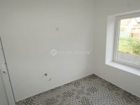 Eladó üzlethelyiség, Zalaszentivánon 130 M Ft, 2 szobás