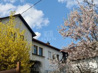 Eladó ikerház, III. kerületben 215 M Ft, 7 szobás