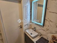 Eladó téglalakás, Pécsett 100 M Ft, 4 szobás