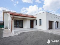 Eladó ikerház, Tinnyén 124.9 M Ft, 4 szobás