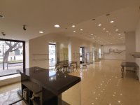 Eladó üzlethelyiség