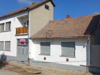 Eladó családi ház, Bátaszéken 41.99 M Ft, 9 szobás