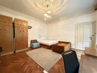 Eladó téglalakás, VI. kerületben 64.9 M Ft, 1 szobás