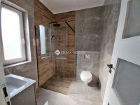 Eladó családi ház, Szegeden 180 M Ft, 1+5 szobás