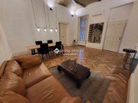 Eladó téglalakás, VI. kerületben 160 M Ft, 3 szobás