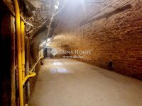 Eladó üzlethelyiség