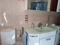 Eladó családi ház, Kisorosziban 272 M Ft, 5 szobás