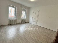 Eladó téglalakás, Pápán 56.9 M Ft, 3 szobás