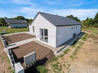 Eladó családi ház, Bodméren 87.9 M Ft, 2+2 szobás