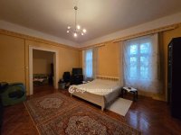 Eladó téglalakás, Mezőhegyesen 28 M Ft, 6 szobás