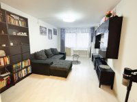 Eladó panellakás, III. kerületben, Hollós Korvin Lajos utcában