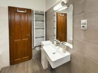 Eladó családi ház, Nadapon 239 M Ft, 5+1 szobás