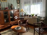 Eladó családi ház, Vácon 99 M Ft, 5 szobás