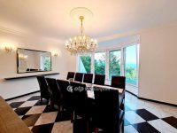 Eladó családi ház, XII. kerületben 549.9 M Ft, 9 szobás