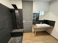 Eladó családi ház, Kecskeméten 100 M Ft, 2 szobás