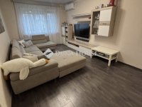 Eladó panellakás, Szegeden 59.9 M Ft, 3 szobás